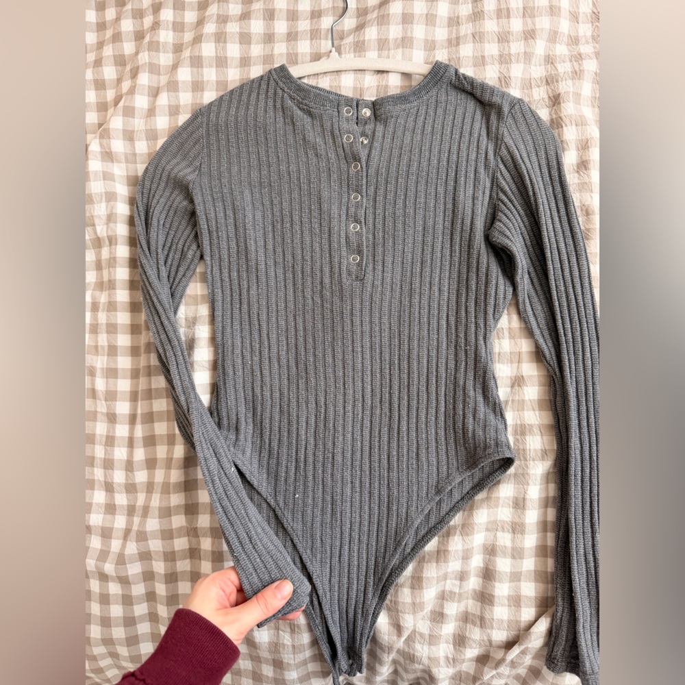 Zara Gray Ribbed Bodysuit - Picture 2 of 3